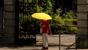 ANM: Vreme călduroasă și disconfort termic ridicat în București, urmate de furtuni cu grindină și vijelii. Prognoză specială până miercuri