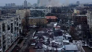 Bombardamente în zona unui turn de telecomunicaţii din Kiev. BBC: Nu e clar dacă a fost lovit direct