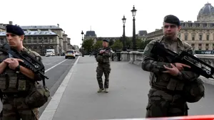 Doi răniţi, după ce o femeie a comis un atac cu un cuţit în Belgia | FOTO