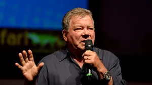 Actorul William Shatner, din serialul Star Trek, va zbura în spaţiu cu racheta lui Bezos