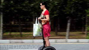Bucureştenii vor primi vouchere de 500 de lei pentru cumpărarea unei biciclete sau a unui segway. Cine se încadrează în noul proiect demarat de Gabriela Firea