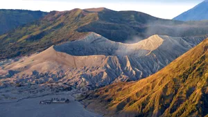 Un avion a dispărut într-o regiune muntoasă din estul Indoneziei