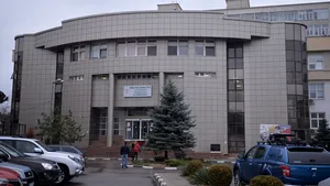 Pilotul avionului care s-a prăbuşit în judeţul Mureş a fost transferat la un spital din Bucureşti