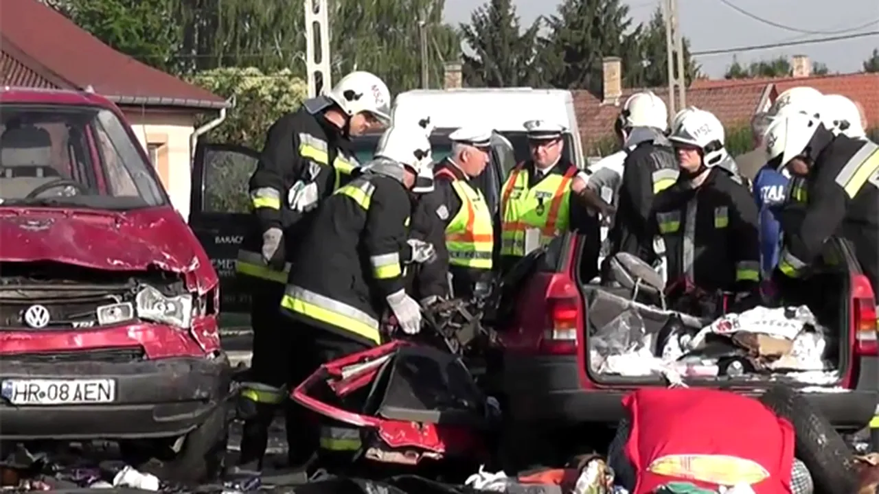 ACCIDENT GRAV în Ungaria: Cinci români, între care un copil, au murit după ce maşina în care se aflau a intrat pe contrasens. VIDEO de la locul tragediei