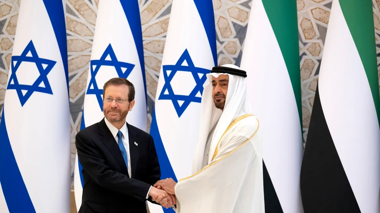Emiratele Arabe Unite au interceptat o rachetă din Yemen, trimisă în timpul vizitei preşedintelui israelian