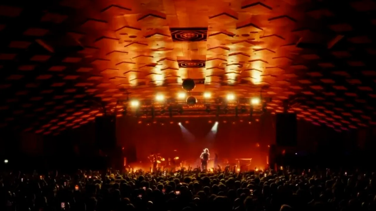 Succes „fabricat” sau marketing inteligent? Cum schimbă TikTok regulile industriei muzicale