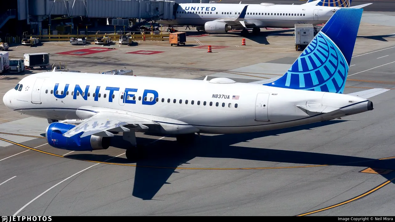 100 de pasageri, evacuaţi dintr-un avion din cauza unor probleme tehnice şi a unui incendiu în Huston, SUA