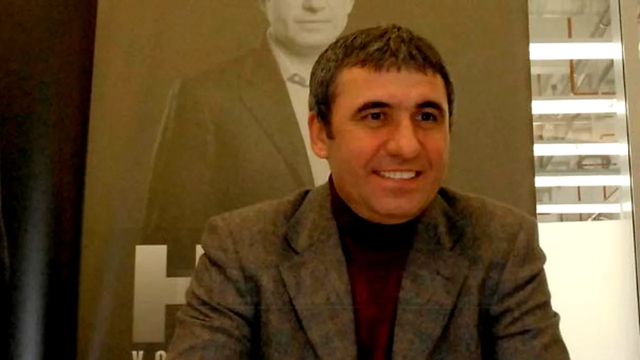 Mircea Sandu i-a înmânat o plachetă fostului selecţioner Gheorghe Hagi