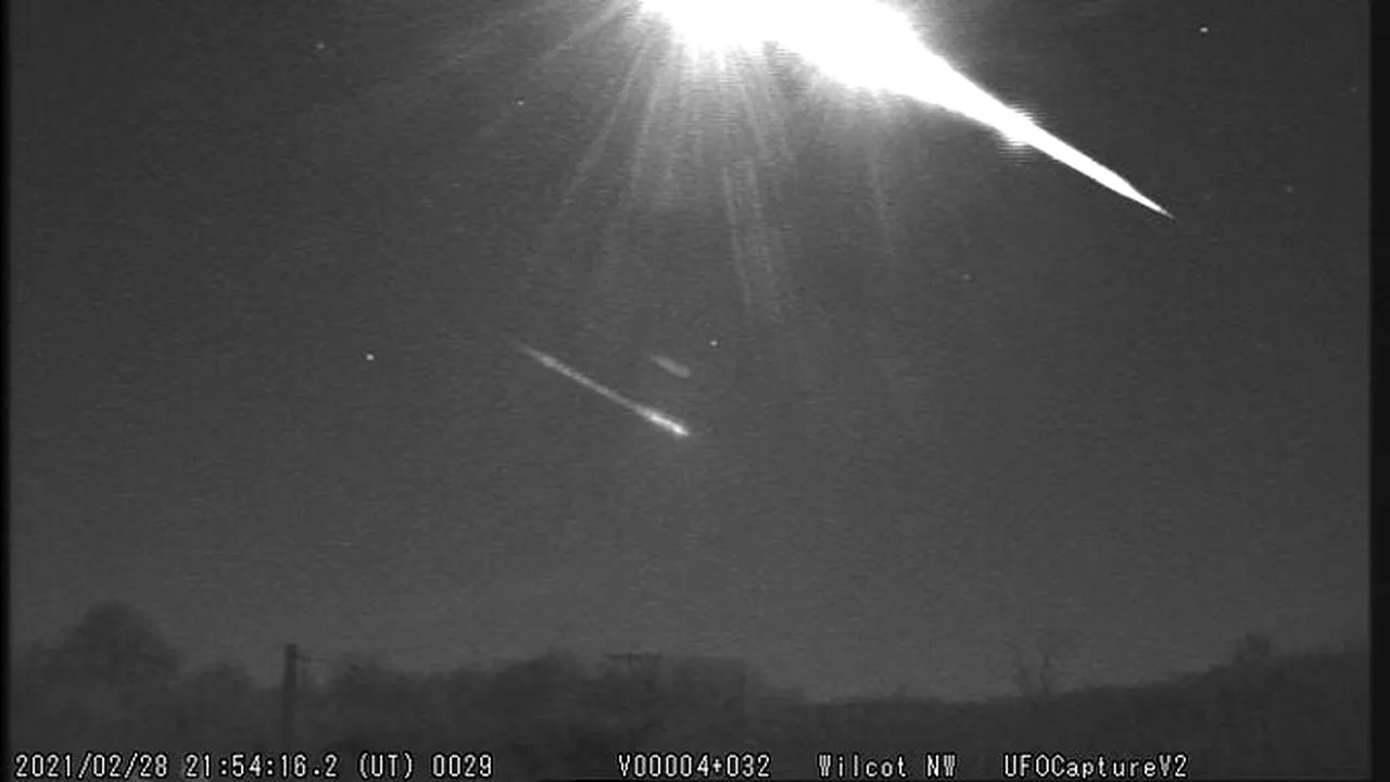 VIDEO Ding-dong! Cine e? Meteorit înregistrat de camerele video de la soneriile caselor din UK. Imaginile postate