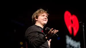 Lewis Capaldi, cel mai bine vândut muzician din Marea Britanie în 2019 - VIDEO