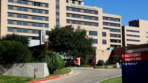 Spitalul din Texas, acuzat că nu a furnizat un protocol pentru tratarea pacienţilor bolnavi de Ebola