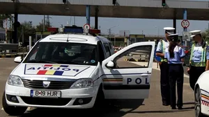 Guvernul caută soluţii ca şoferii să nu mai stea la coadă pentru plata taxei la podul spre litoral