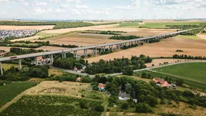 Ce ar trebui să cunoști dacă mergi cu mașina personală care transportă mai mult de șapte persoane prin Ungaria (P)