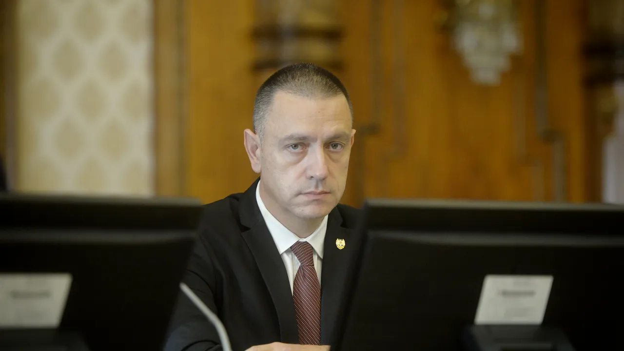 Fifor: Dorim să completăm escadrila de F16 cu încă patru avioane. În proiecţie, avem achiziţionarea a încă 36 de aeronave / Programul privind submarinele e în analiză. Când ar putea începe achiziţia