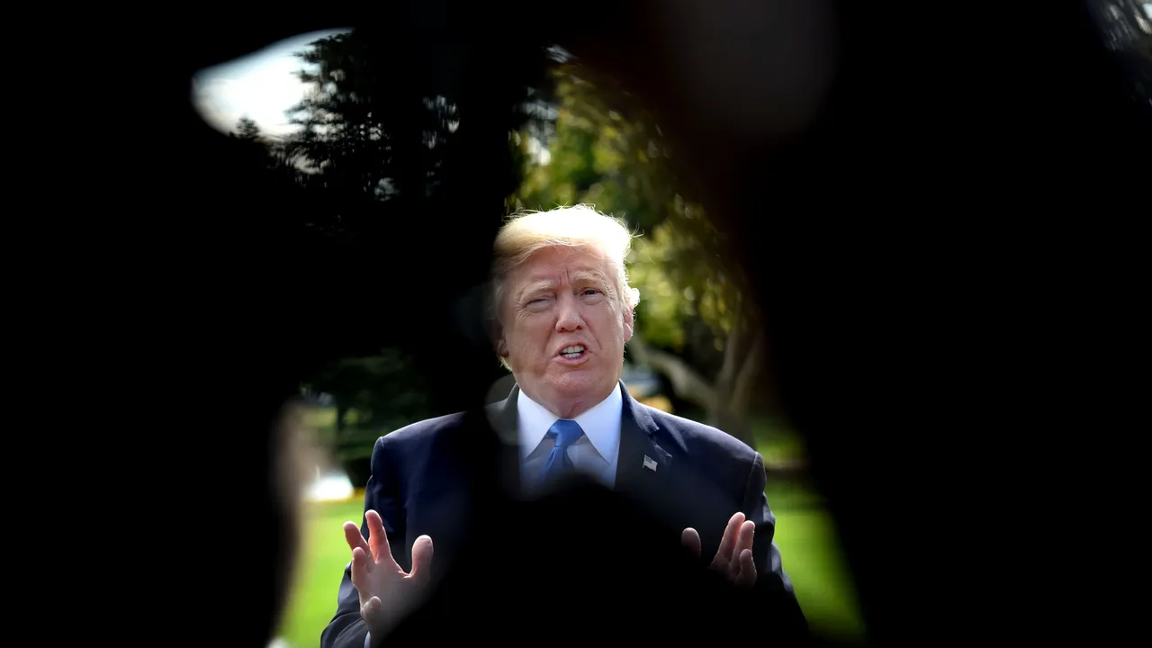 Donald Trump nu a fost informat că ar fi vizat de investigaţia privind ingerinţele Rusiei