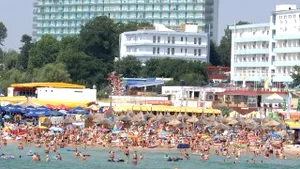 Invitaţie la evaziune fiscală în turism. Ministerul Economiei acordă clasificări unor adrese