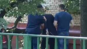 VIDEO. Momentul în care un cetăţean rus suspectat de spionaj în favoarea NATO este arestat de agenţi FSB în Moscova