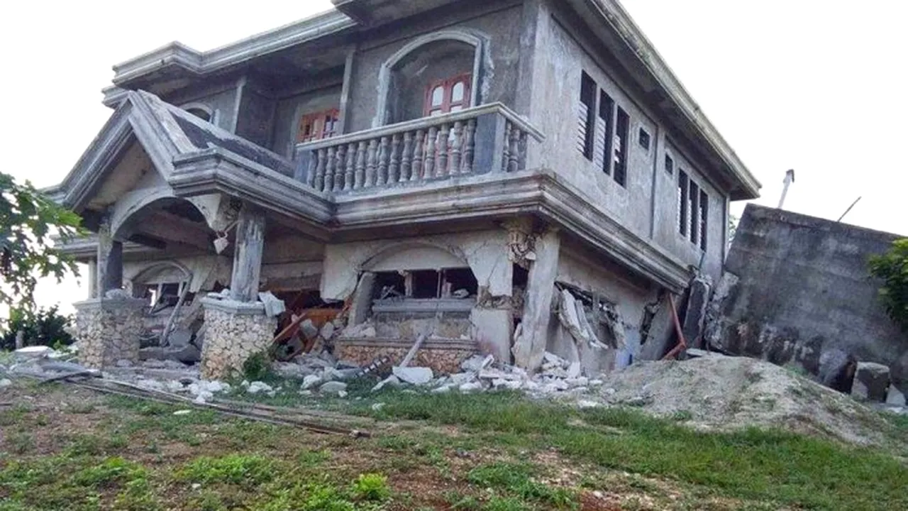 Cel puţin trei morţi, în urma cutremurului cu magnitudinea de 6,4 din Filipine - FOTO, VIDEO