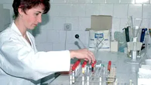 Aproape un milion de români suferă de hepatită B, dar numai 1% primesc tratament