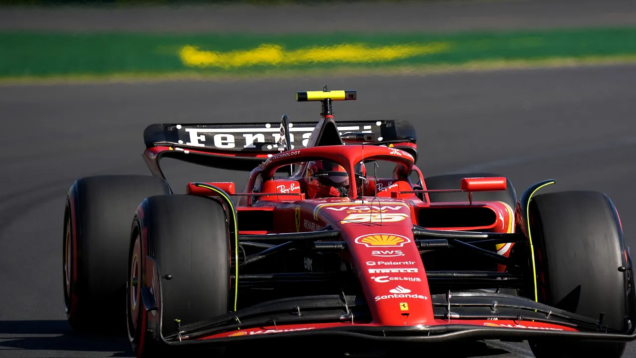 Dublă Ferrari în Marele Premiu al Australiei, Sainz şi Leclerc profitând de abandonul lui Verstappen