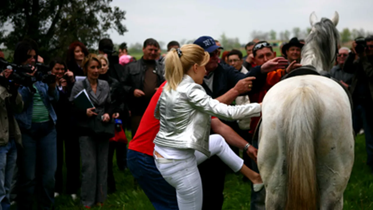 Elena Udrea la Mangalia: Daţi-vă la o parte, că acum sunt chiar pe cai  mari!