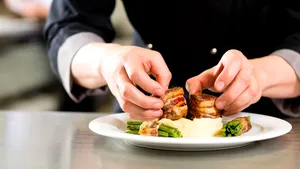 Povestea unui geniu. Cum a creat într-un subsol un restaurant care are acum o listă de aşteptare de 10 ani - FOTO, VIDEO