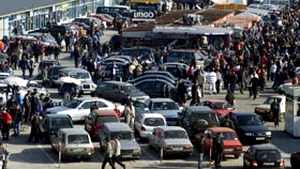 Tăriceanu cere soluţii ca taxa auto să rămână venit la buget, cu o treime din sumă alocată la mediu