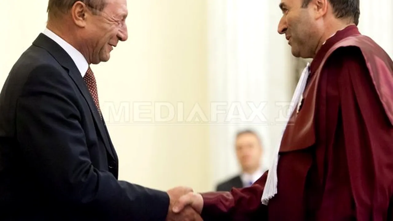 Judecătorul CC Tudorel Toader: Am avut o discuţie cu preşedintele Curţii Constituţionale pentru a convoca Plenul şi a lămuri situaţia