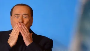 ANALIZĂ: Excluderea lui Berlusconi, sfârşitul unei ere politice şi un 