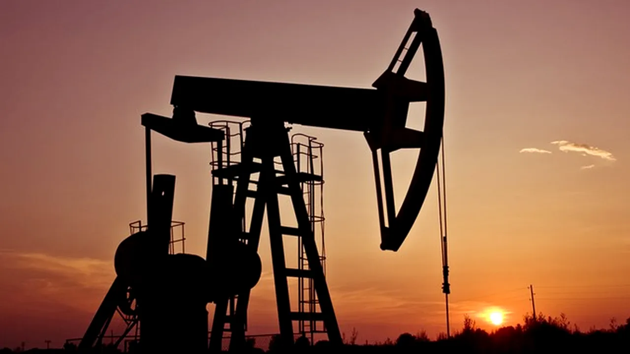 Teama de recesiune şi de anemie în economiile mari ţine cotaţiile petrolului jos