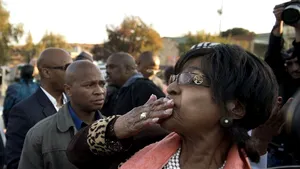 Fosta soţie a lui Nelson Mandela şi-a publicat jurnalul pe care l-a scris în detenţie, în timpul apartheidului