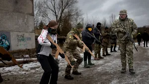 Rezerviştii ucraineni se pregătesc de război. Un conflict militar mocneşte la graniţa cu Rusia