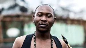 Un cunoscut cântăreţ nigerian, reţinut deoarece a agresat un poliţist