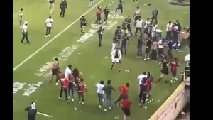 Meci în Mexic: 22 de răniţi şi doi morţi după o bătaie între suporteri VIDEO