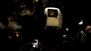 Adrian Păunescu, înmormântat cu onoruri militare la Cimitirul Bellu