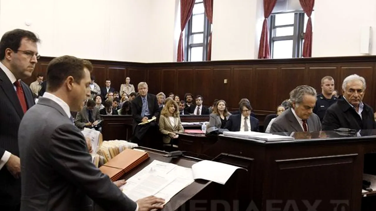 Fluide corporale, găsite în camera de hotel a lui Dominique Strauss-Kahn - VIDEO