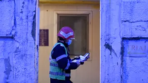 Mai bine acasă decât la spital: Pentru mulţi români, ideea de a se interna e mai înfricoşătoare ca boala în sine