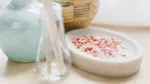 Amestecă aceste trei ingrediente: baia ta va mirosi a rufe proaspăt spălate timp de săptămâni