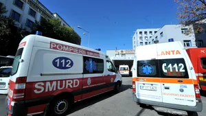 Incident violent în Brăila: Un pacient înarmat cu topor a distrus un cabinet medical şi a ameninţat o doctoriţă 