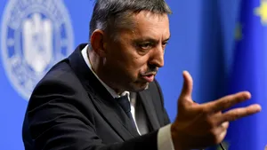 Ministerul Educației: Daniel David amână publicarea programei de limba română pentru clasa a IX-a, după ce aceasta fost tocată sistematic de specialiștii în domeniu, cerându-i regândirea ei totală