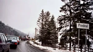 Circulaţie îngreunată pe DN 1, în zona staţiunilor de pe Valea Prahovei
