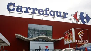 Consiliul Concurenţei analizează preluarea magazinelor Billa România de către Carrefour