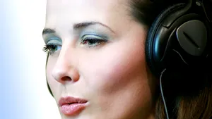Tinerii ar renunţa mai degrabă la sex decât la muzică