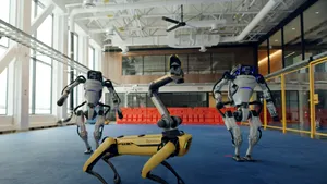 VIDEO Dansul roboţilor, pe melodia „Do You Love Me” din filmul „Dirty Dancing”