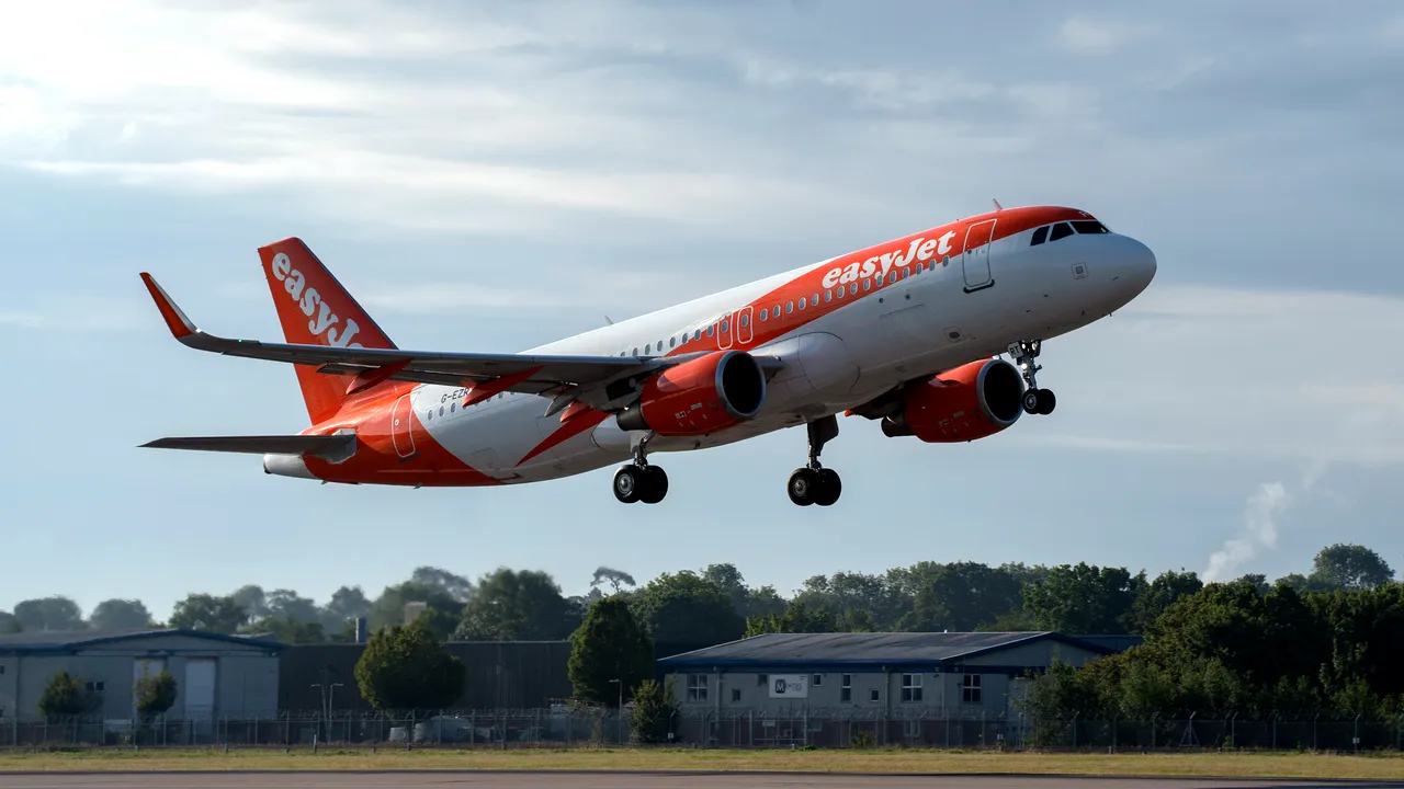 Atenţionare de călătorie emisă de MAE: Grevă a personalului de cabină al companiei aeriene easyJet