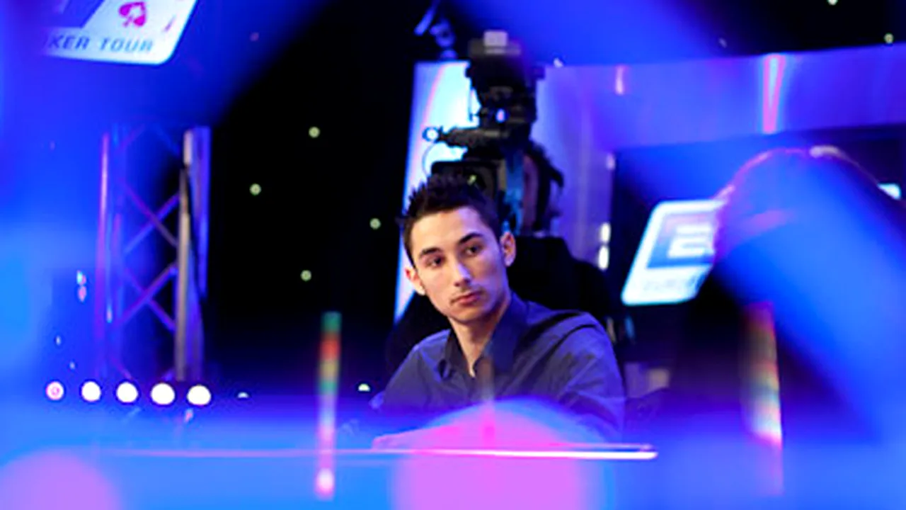 Un tânăr român, pe jumătate milionar din poker