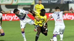 Trei partide programate sâmbătă în Superliga de fotbal. Universitatea Cluj - FC Argeș, singurul meci din play-off