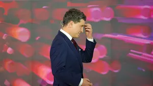 Analiză AI a dezbaterii prezidențiale: Nicușor Dan a fost asaltat în mod neechitabil de jurnaliști în comparație cu Antonescu și Lasconi