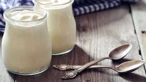 Persoanele care mănâncă mai mult iaurt au circumferinţe ale taliei mai mici 