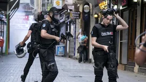 Vastă operaţiune antiteroristă la Istanbul, după atacul armat de miercuri